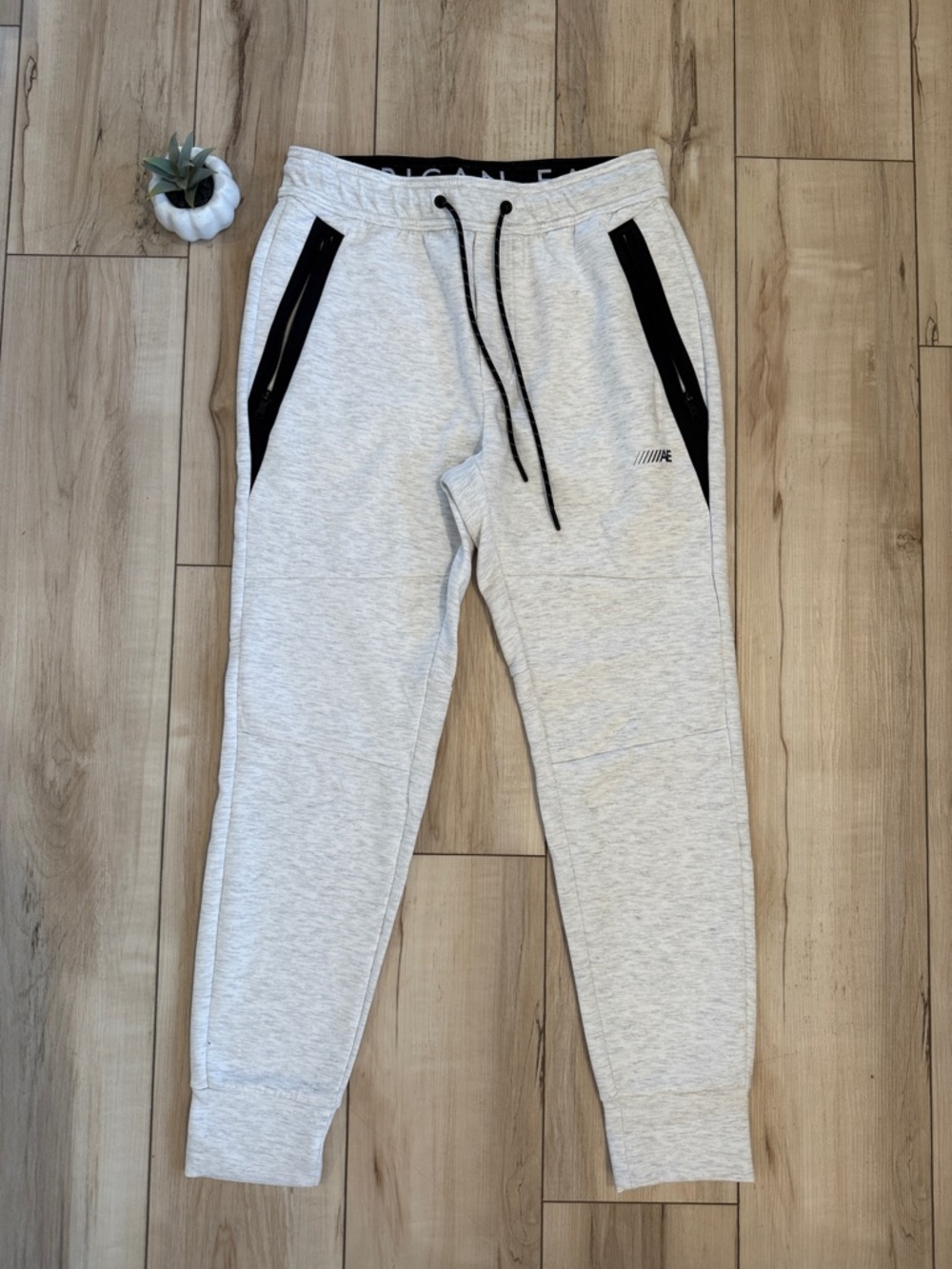 American Eagle Outfitters Light Gray Men's Jogger Sweatpants